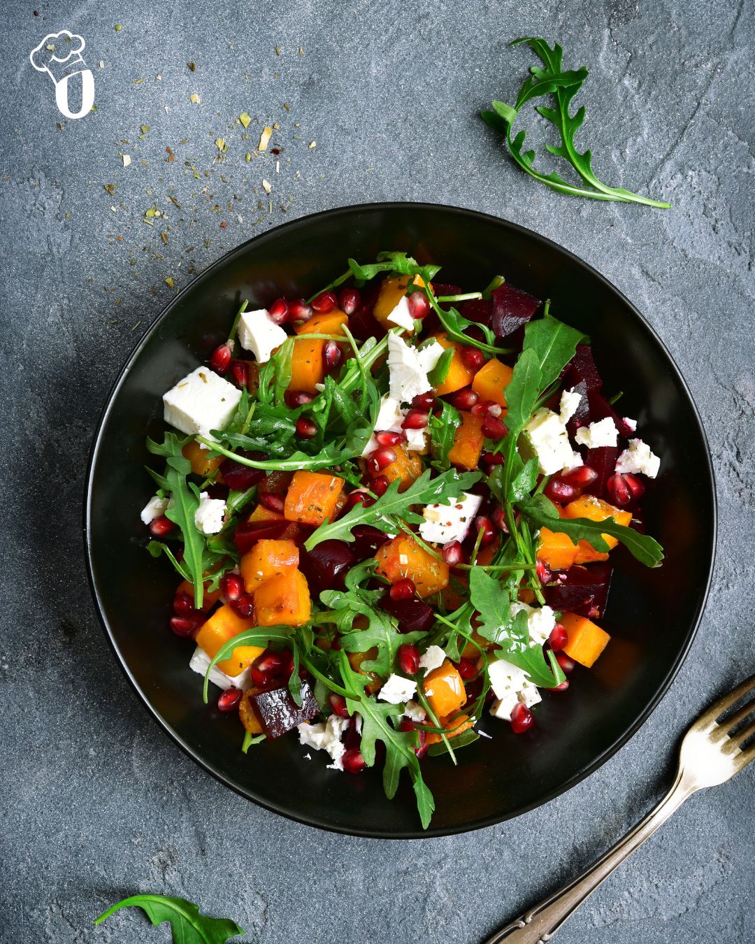 Bagte grøntsager med fetacreme og granatæble