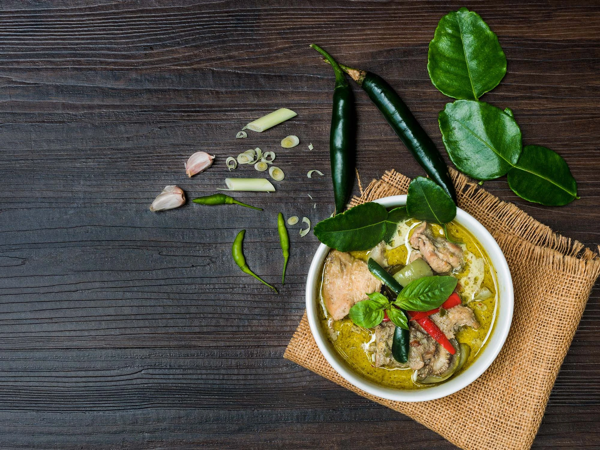 Thailandsk Kalkun og grønsager med karry