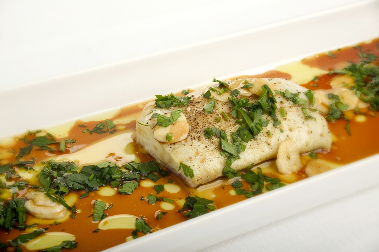 Bagte helleflynderfileter med sojavinaigrette
