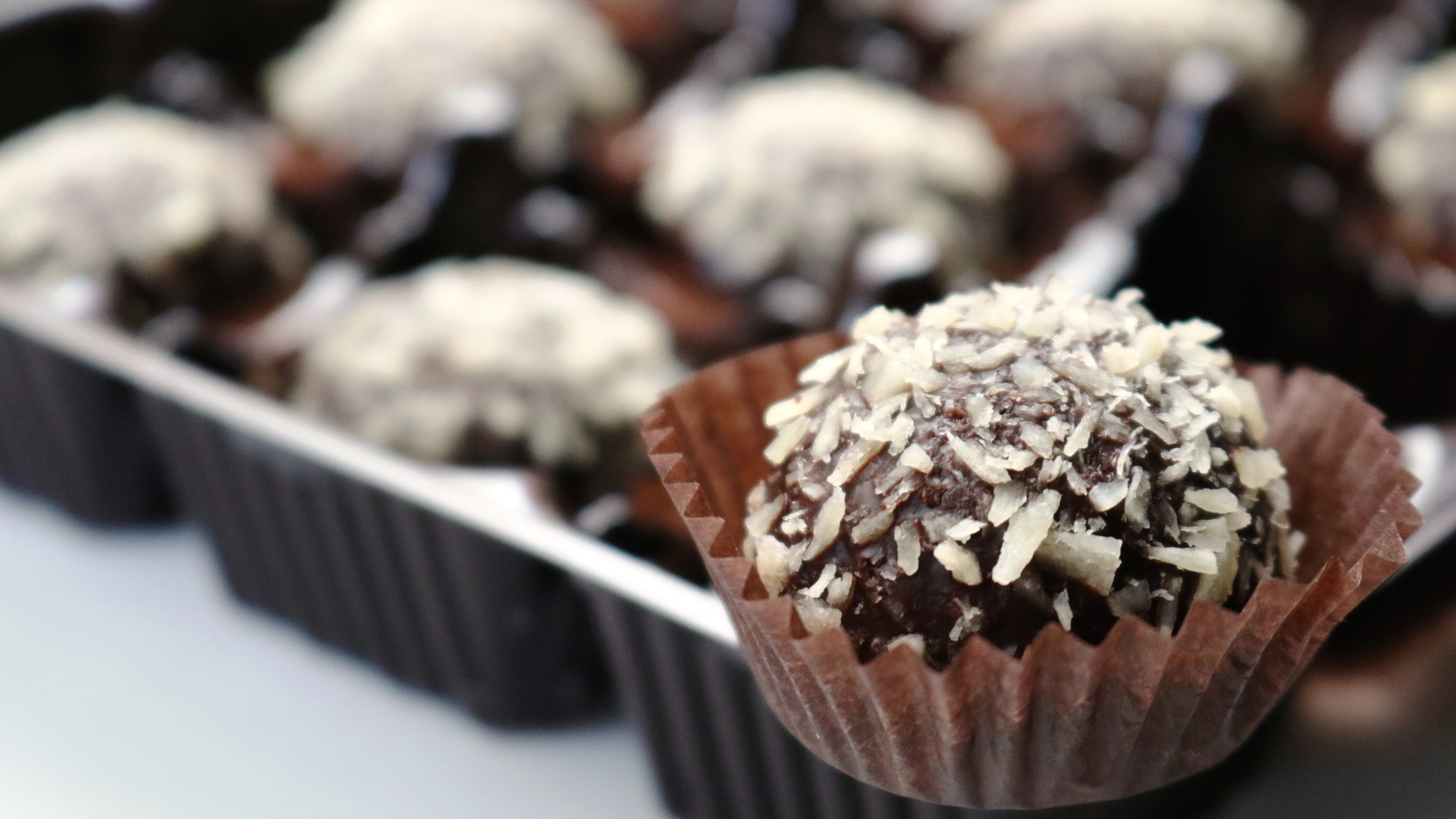 Muffins med kokos, chokolade og nødder