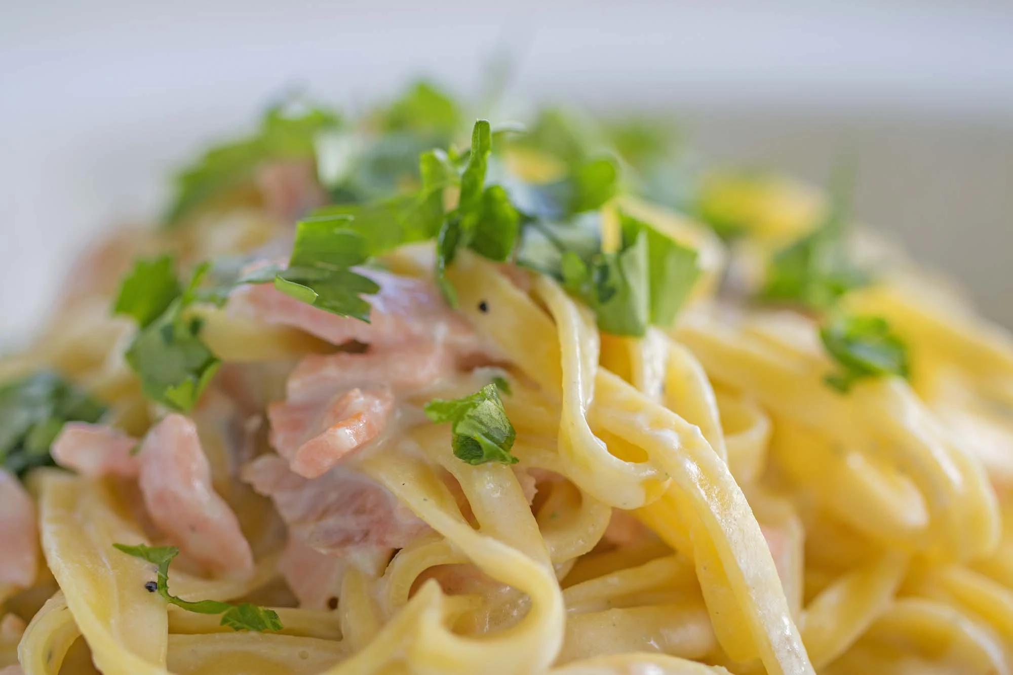 Pasta med gorgonzola og laks