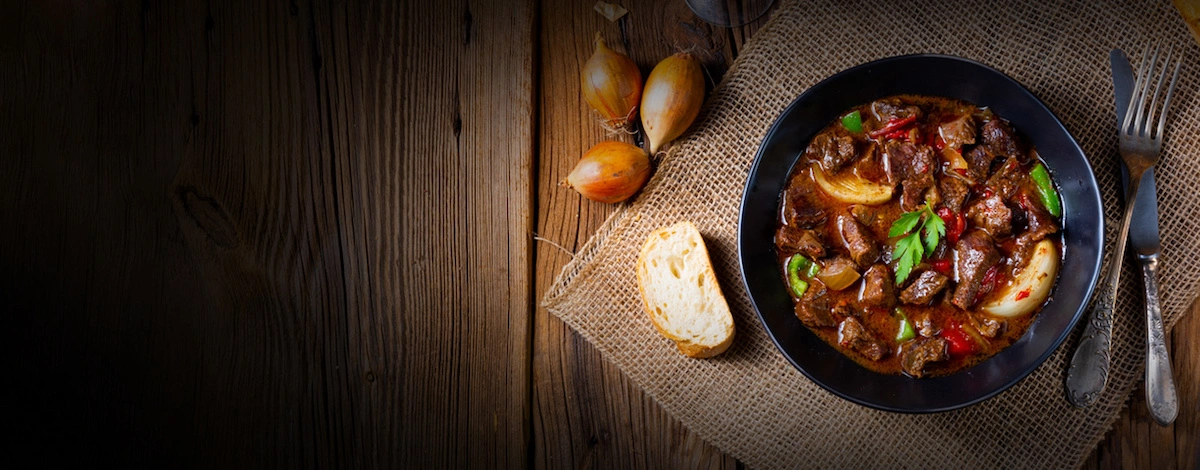 Ungarsk gullasch-suppe