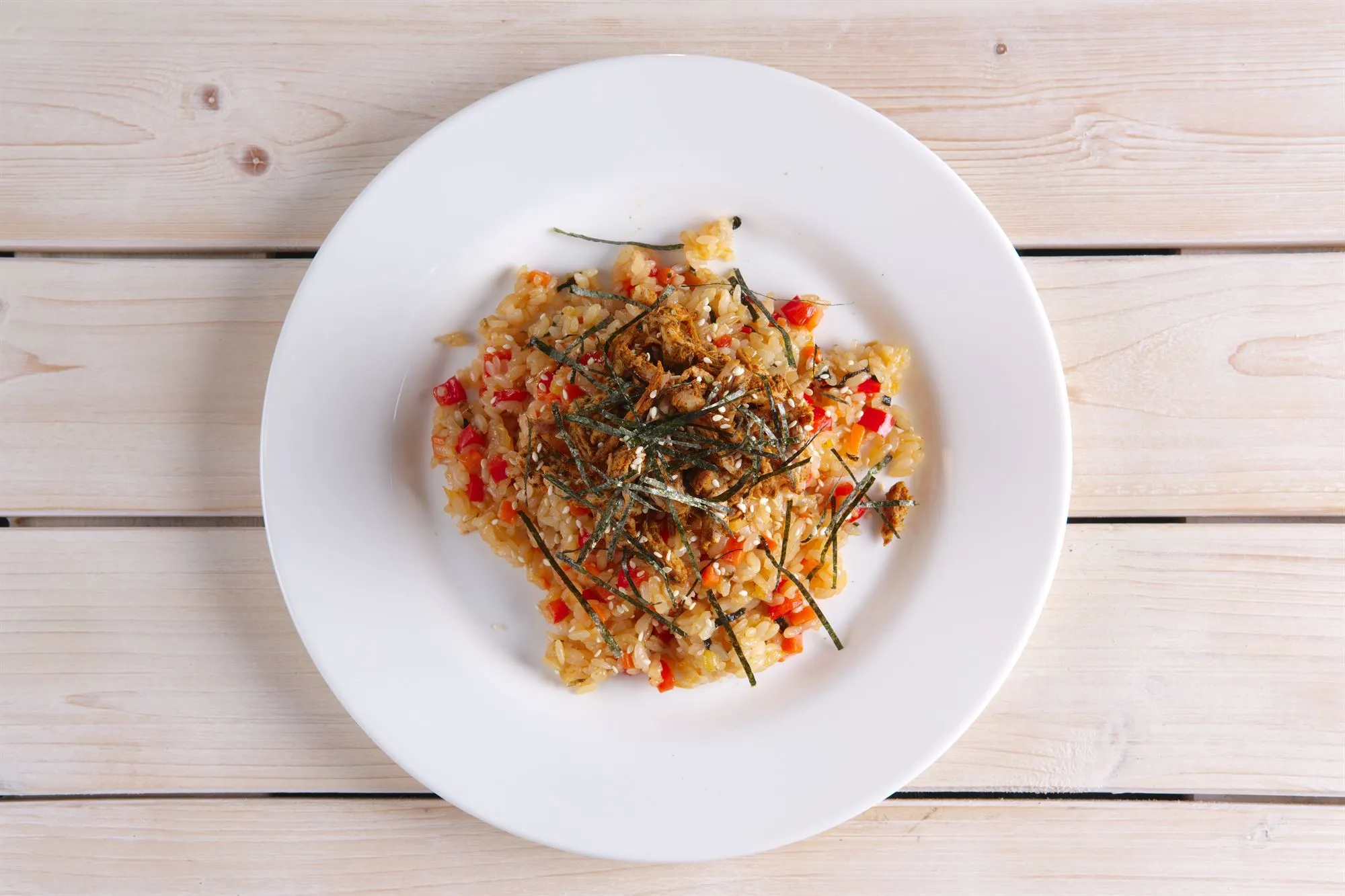 Pilaf med ris, bacon og kål