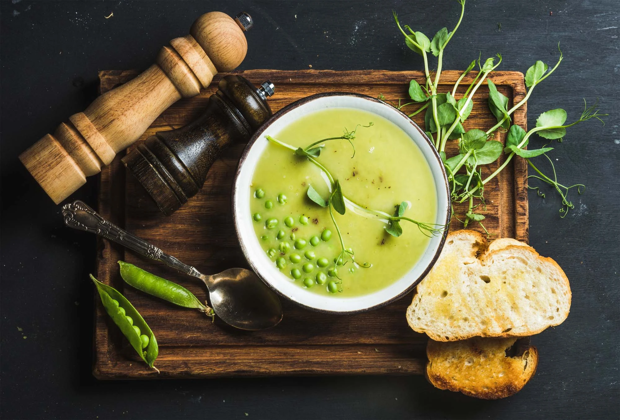 Ærtesuppe med gedeostecreme