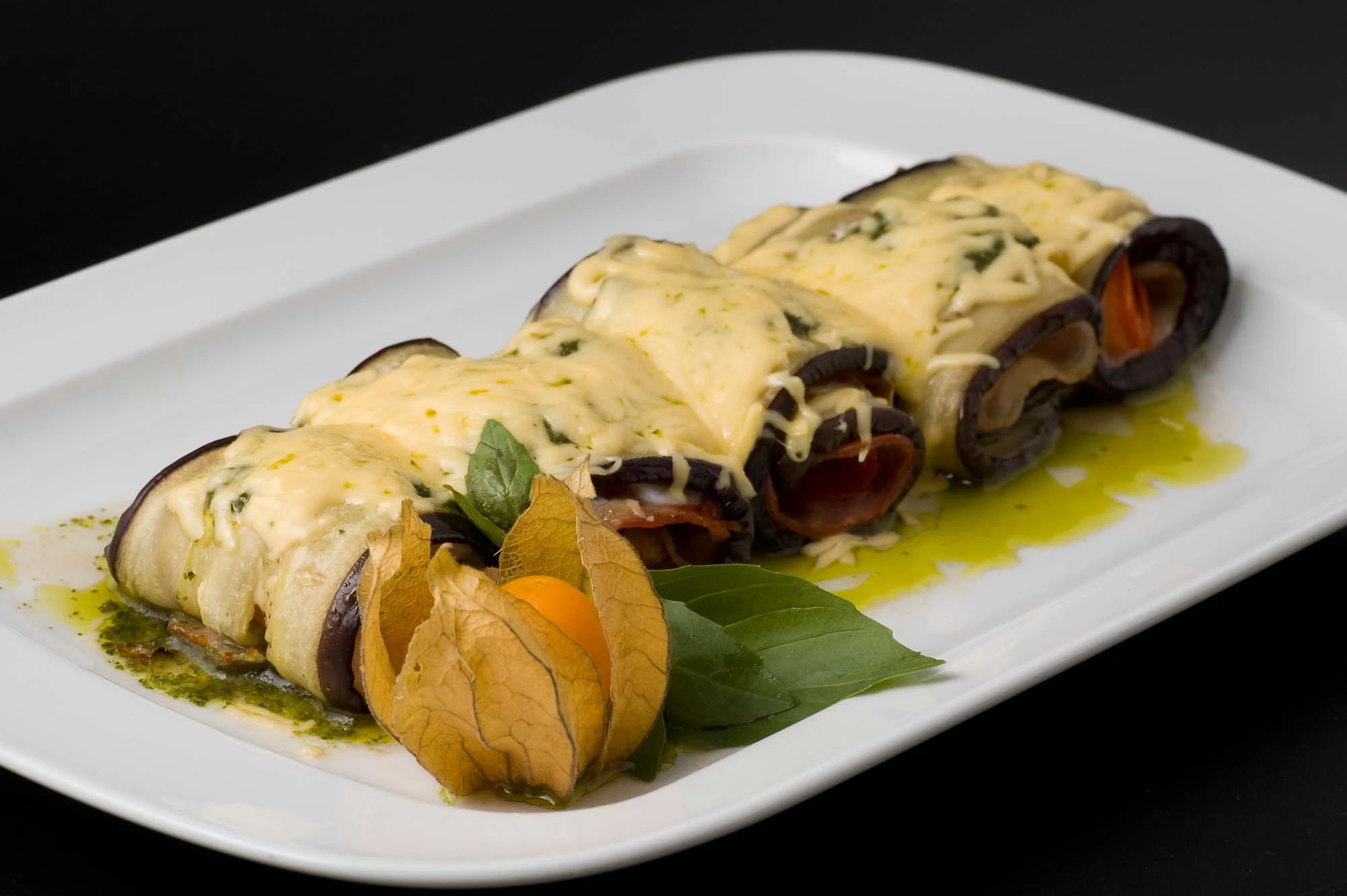 Aubergineruller med mozzarella