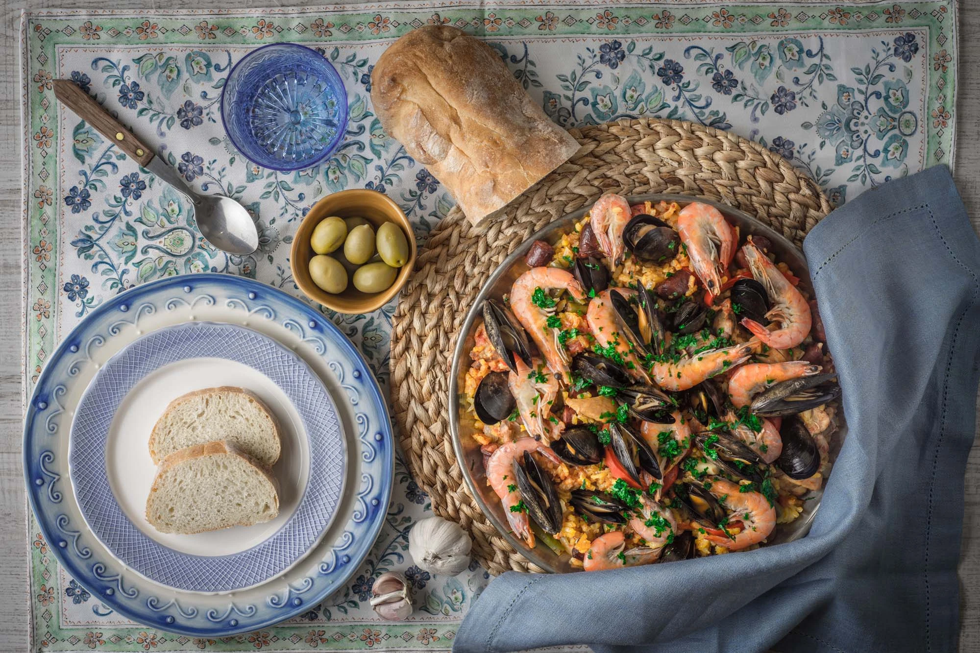 Paella med kylling og rejer