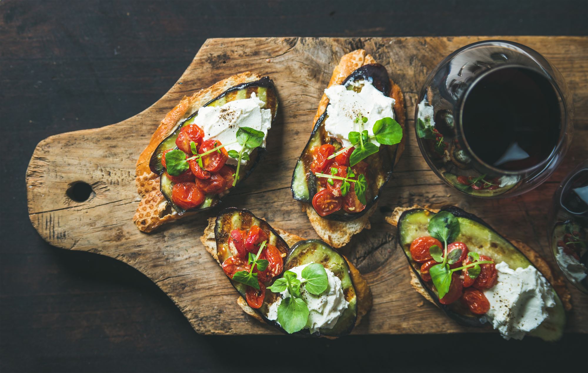 Aubergine- og mozzarellasandwiches på grill