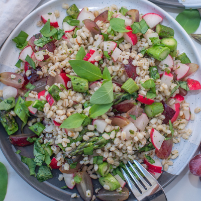Kornsalat med æble og hasselnødder