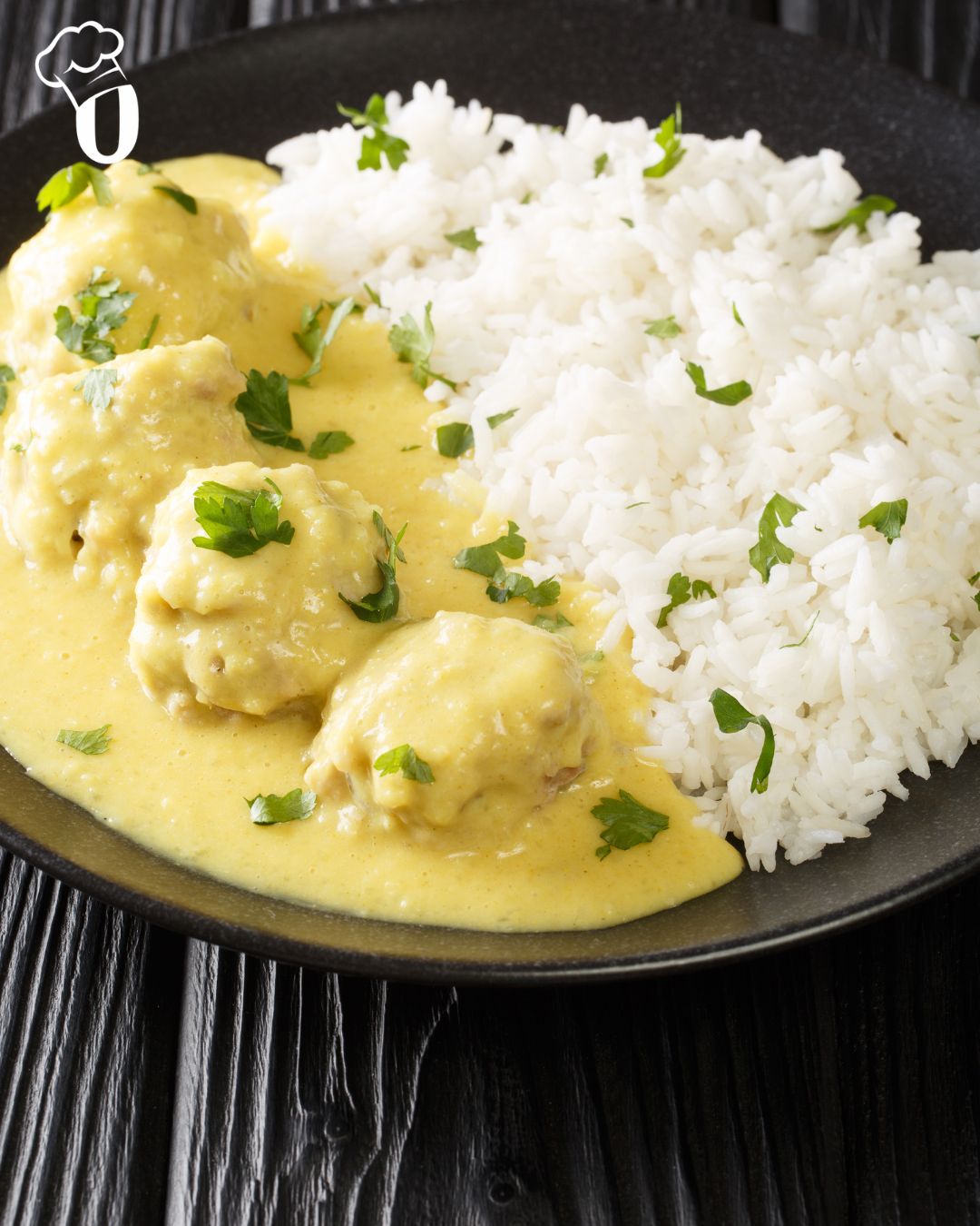 Boller i karry med kylling og blomkålsris