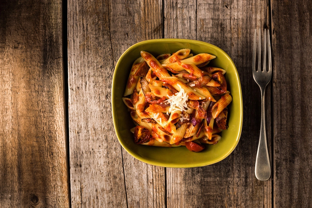 One pot pasta med chorizo, fløde og grøntsager