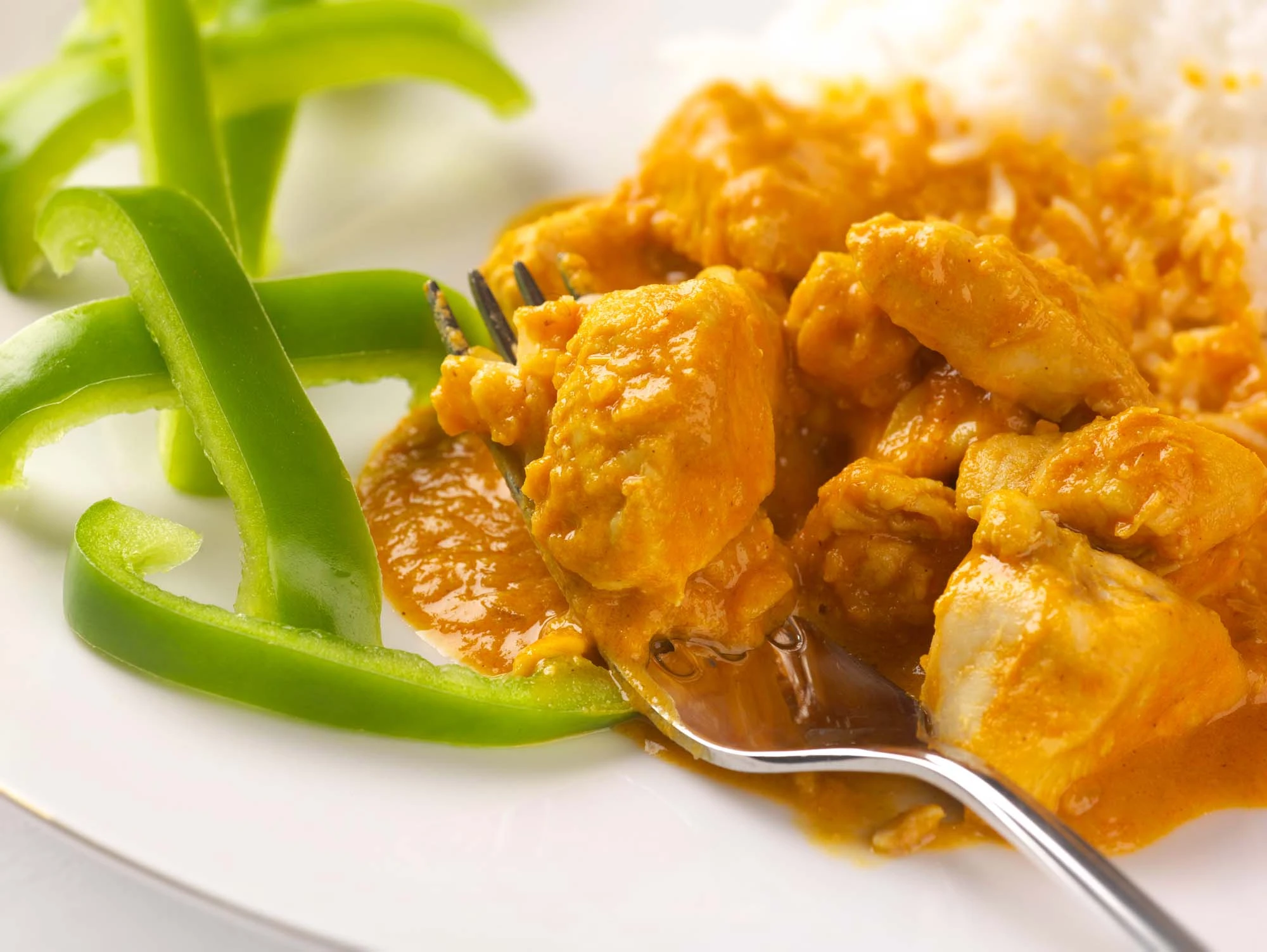 Matooke med kylling i peanut sauce
