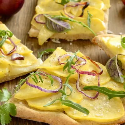 Kartoffelpizza med pesto