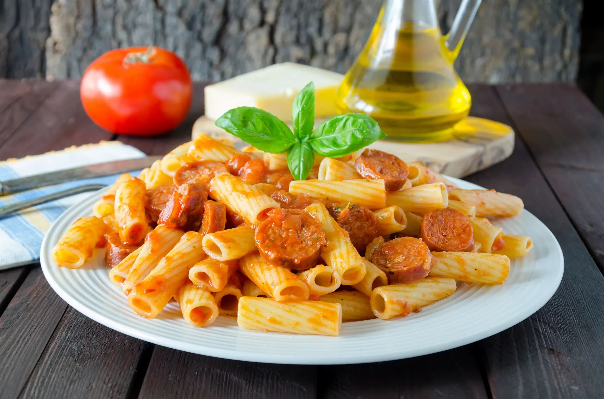 Pasta med krydret pølse og fennikel