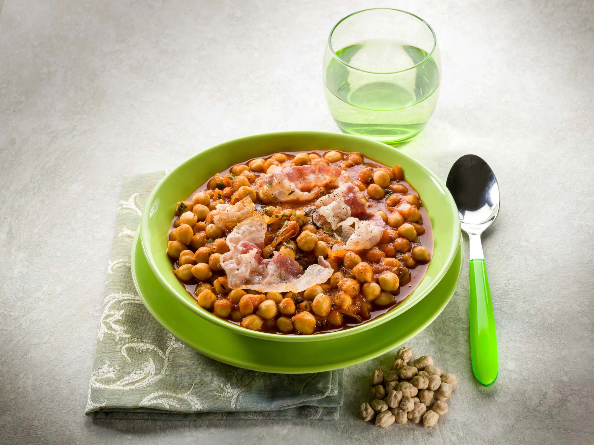 Kikærtesuppe med pancetta