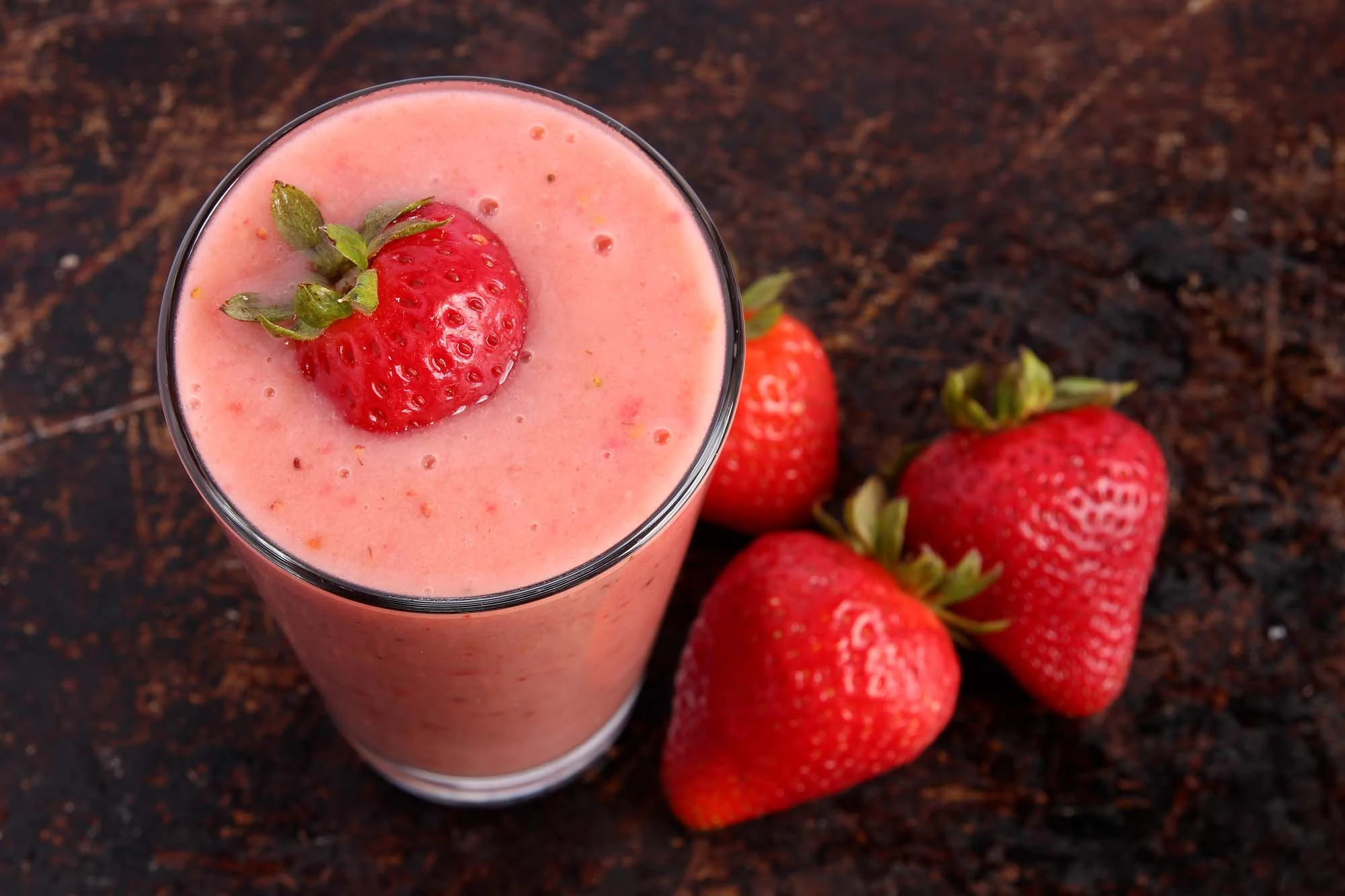 Læskende frugtsmoothie