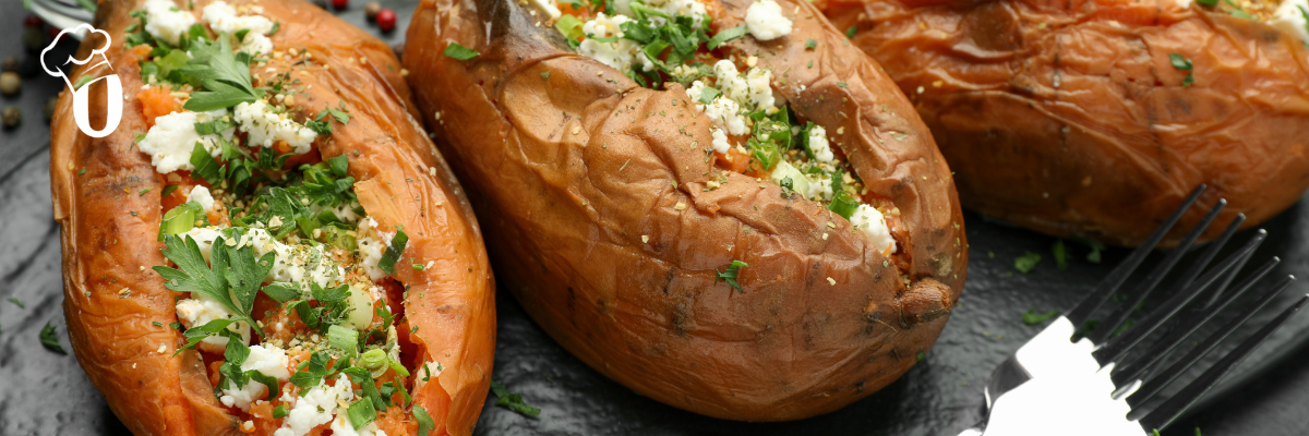 Bagt sød kartoffel med fyld af kikærter og feta