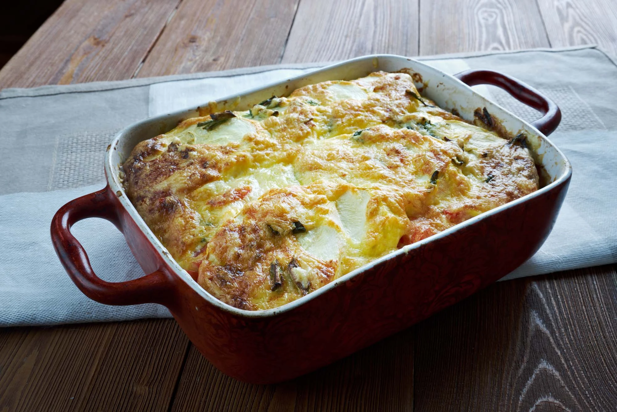 Nem moussaka med kartofler og Bacon