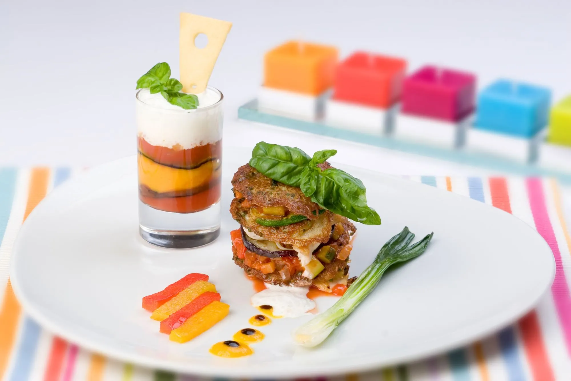 Aubergine med mozzarella og tomatrelish